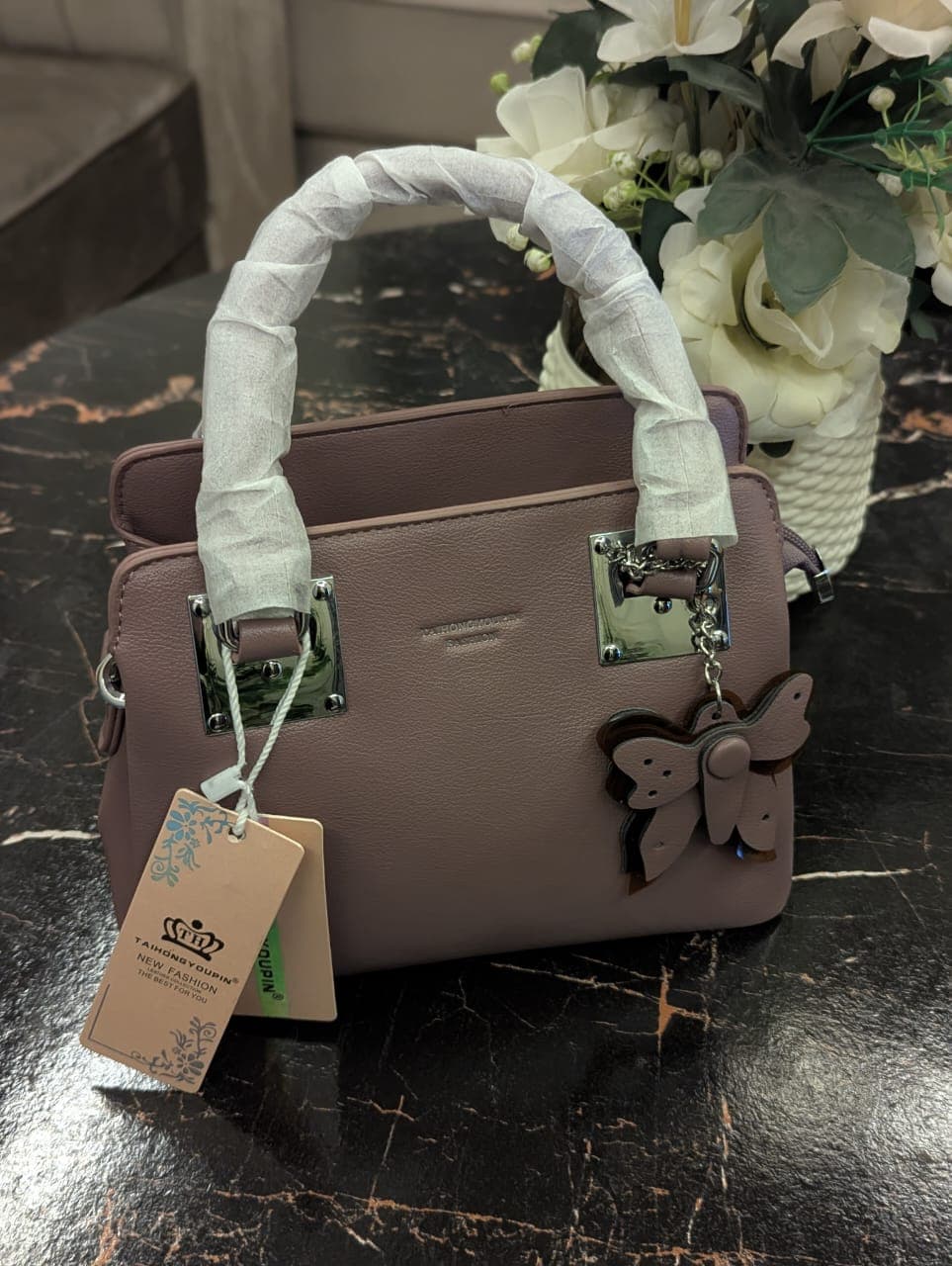 Bag alternate view